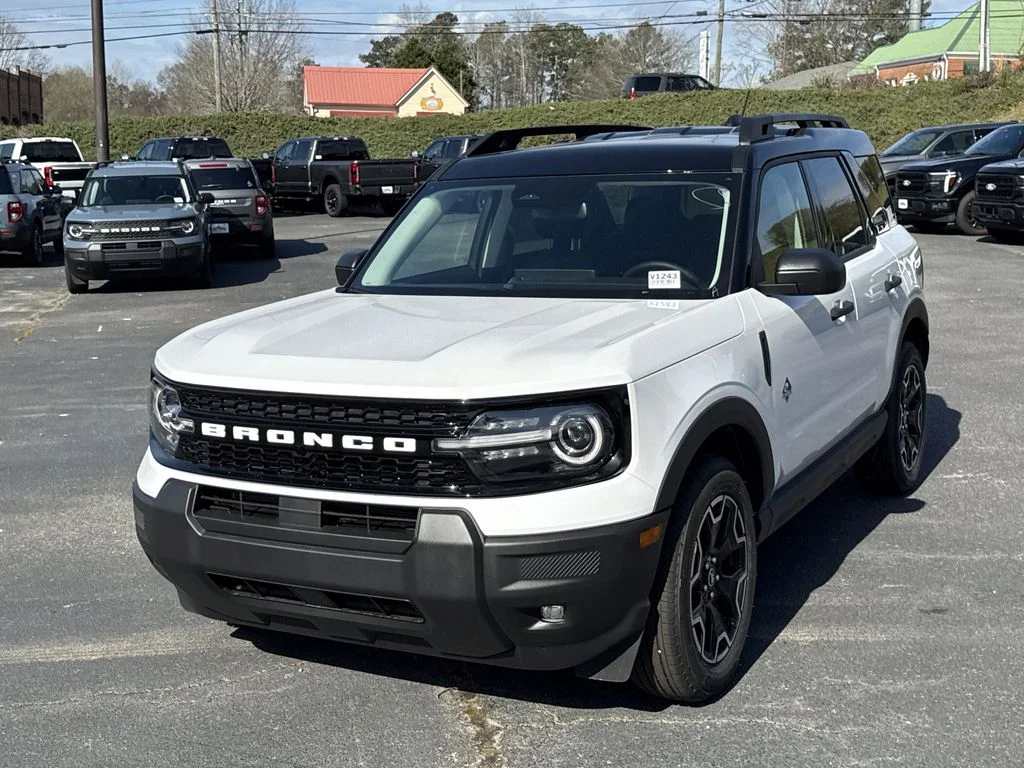 New 2026 White Ford Outer Banks image 3