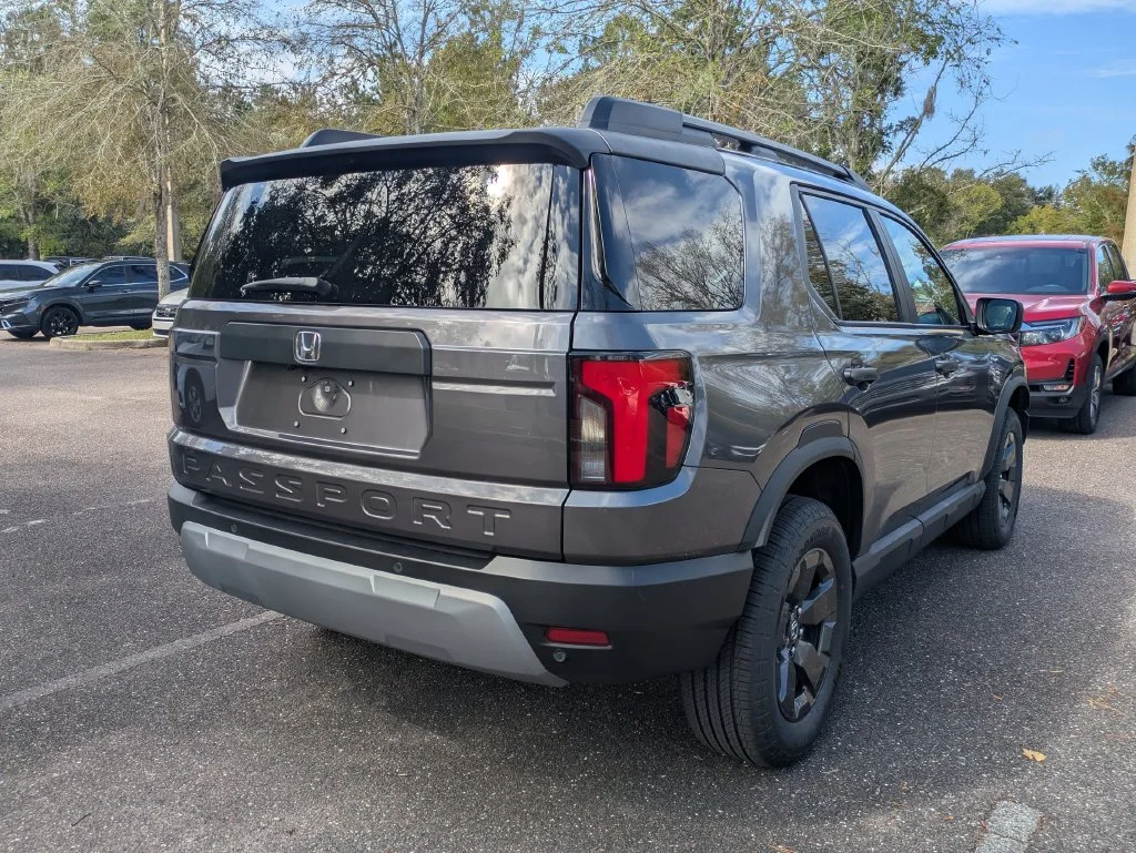 New 2026 Modern Steel Metallic Honda RTL image 4