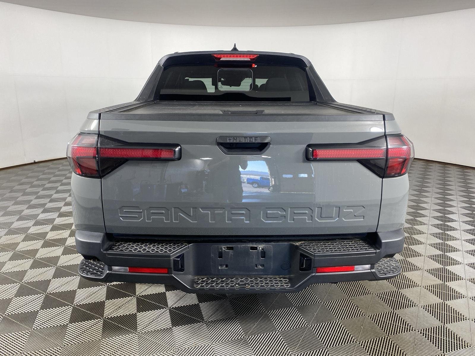 Used 2024 Hampton Gray Hyundai SEL image 6