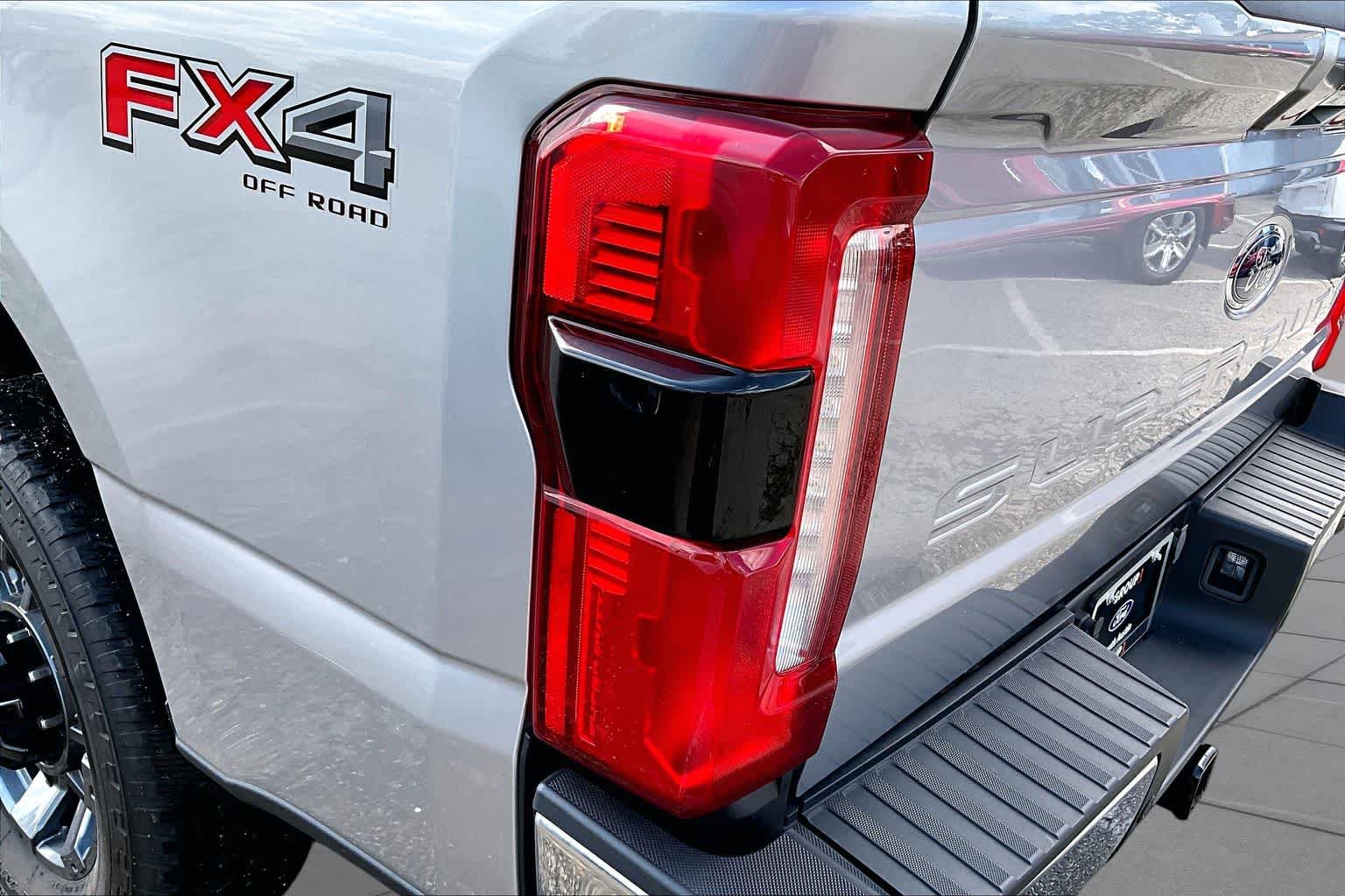 Used 2023 Iconic Silver Metallic Ford LARIAT image 25