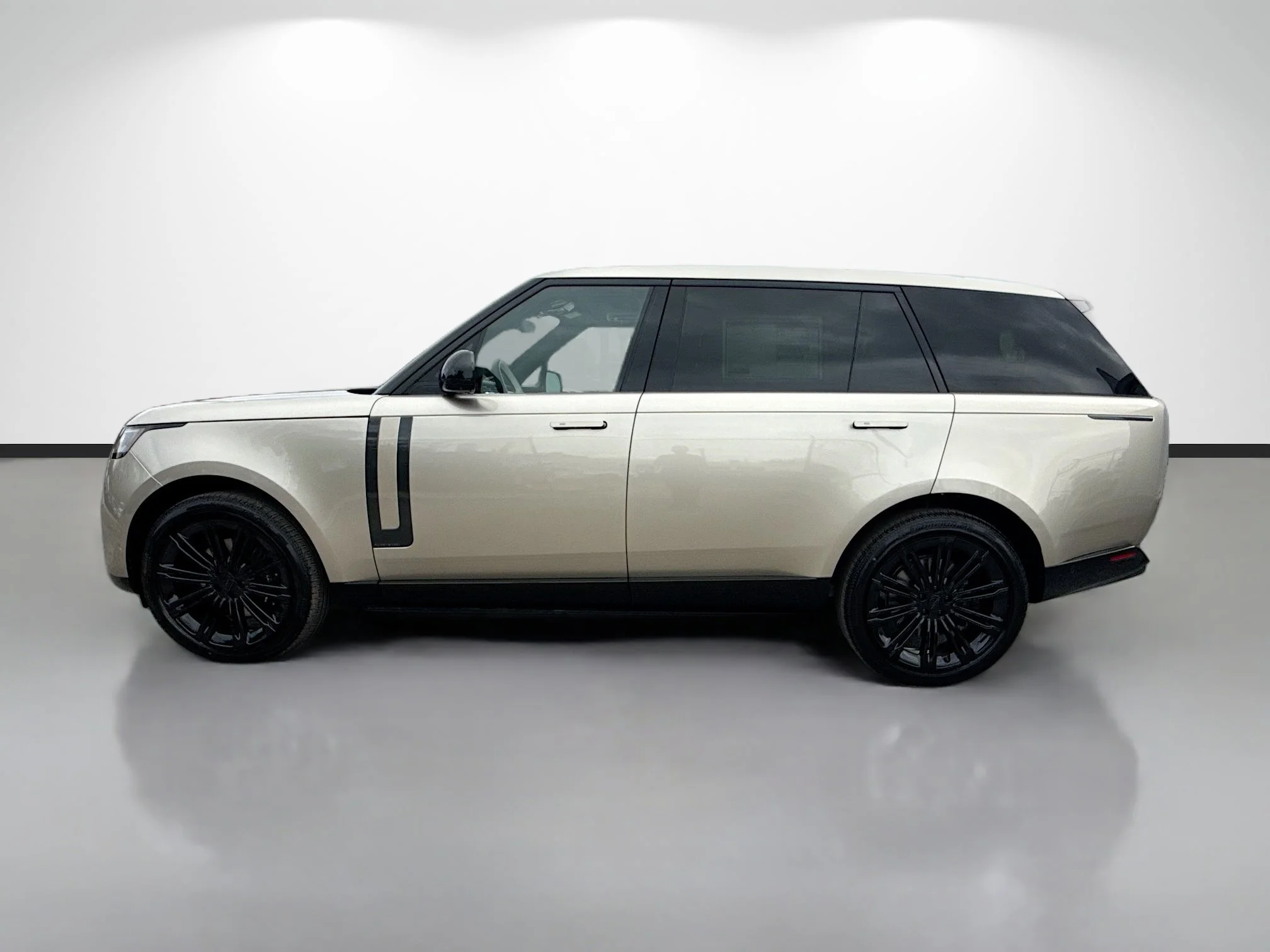 New 2026 Sunset Gold Land Rover Autobiography image 2