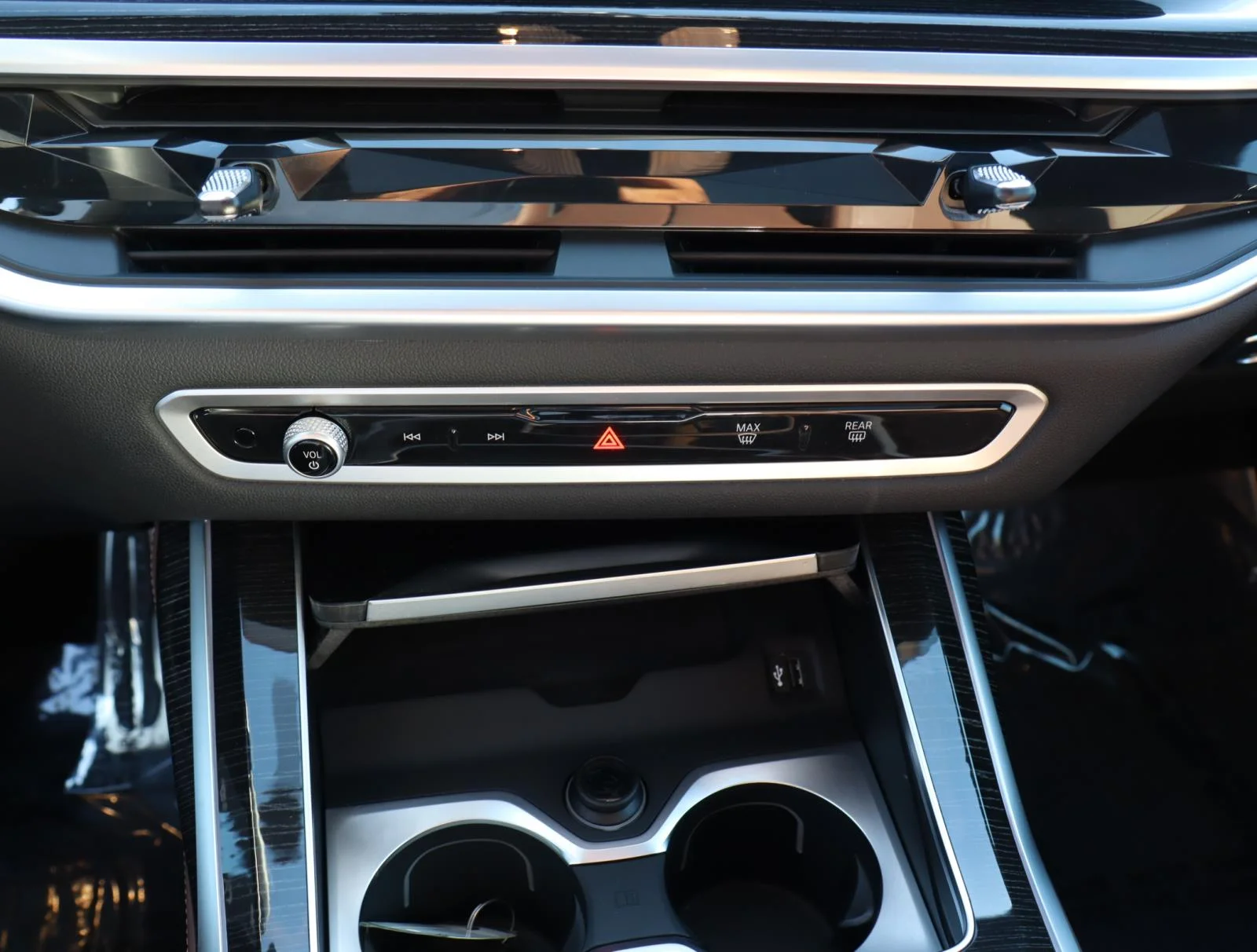 2025 BMW X7 M60i - Photo 27