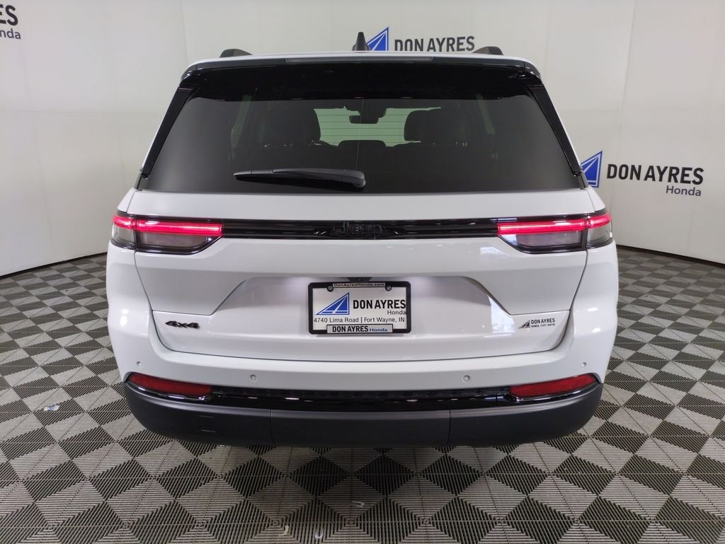 Used 2025  Jeep Altitude X image 4