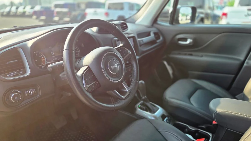 Used 2022 Gray Jeep Limited image 13