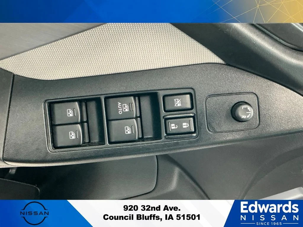 Used 2016 Silver Subaru 2.5i Premium image 20