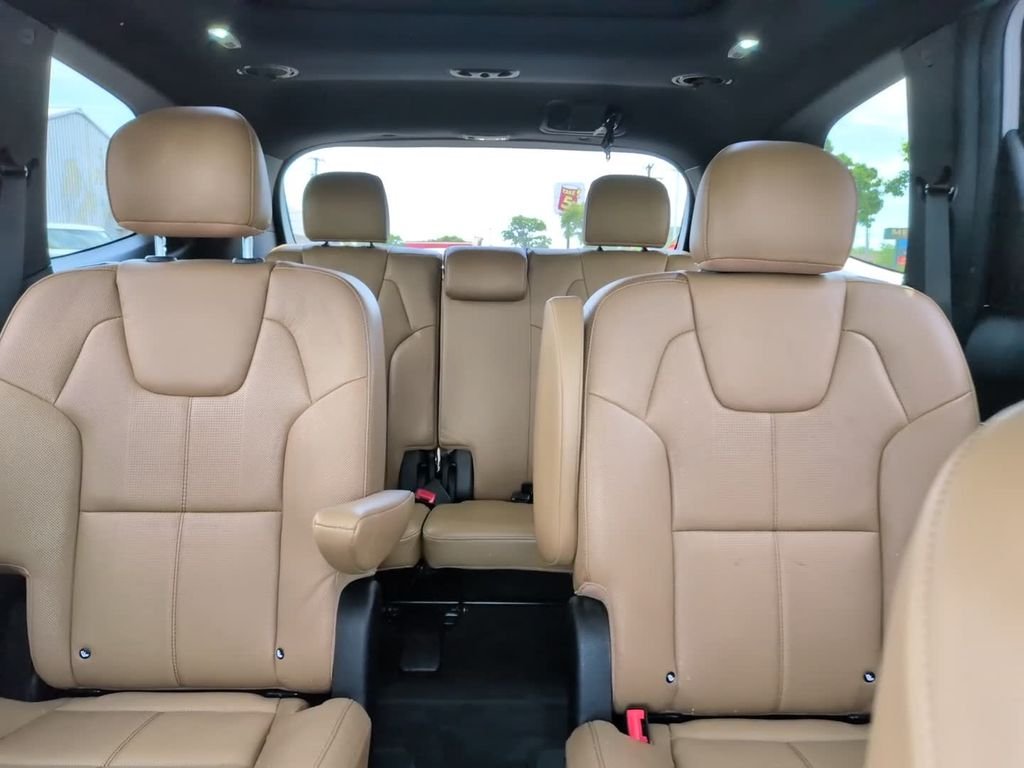 Used 2021 White Kia SX image 25