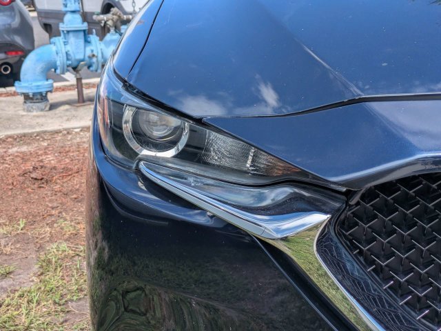 Used 2021 Blue Mazda Touring image 9