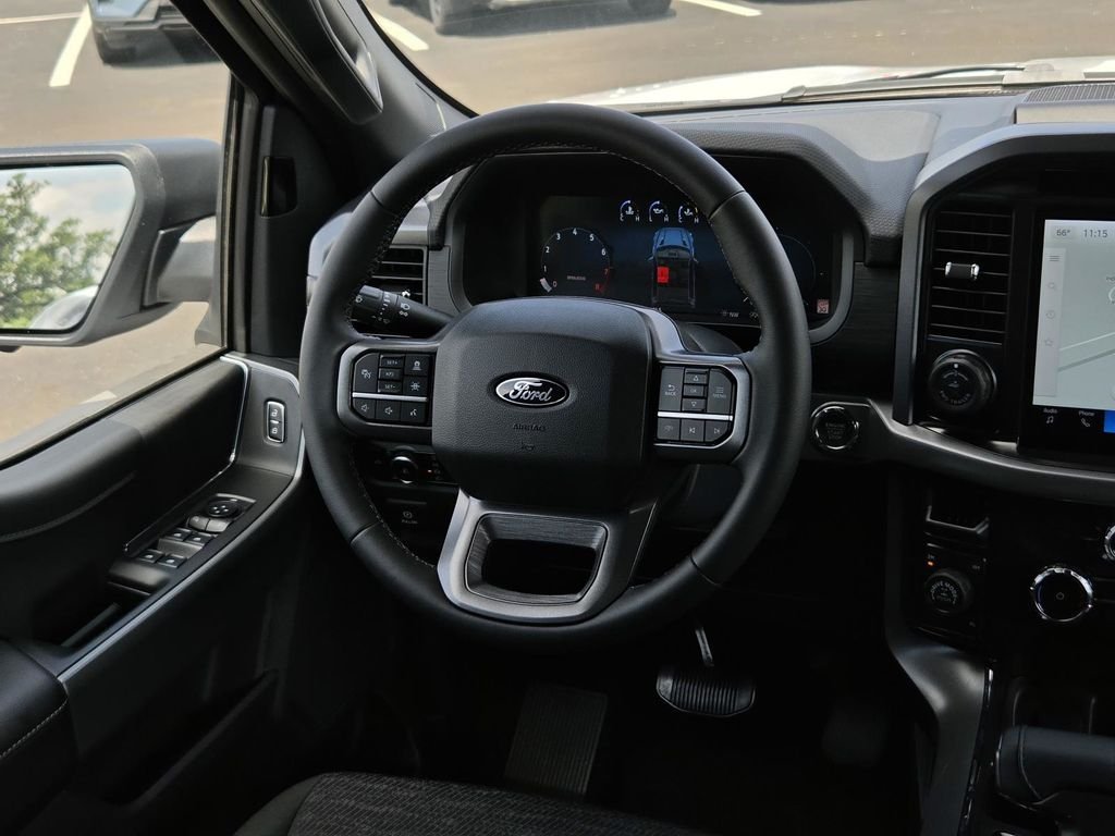 New 2026 Oxford White Ford XLT image 17