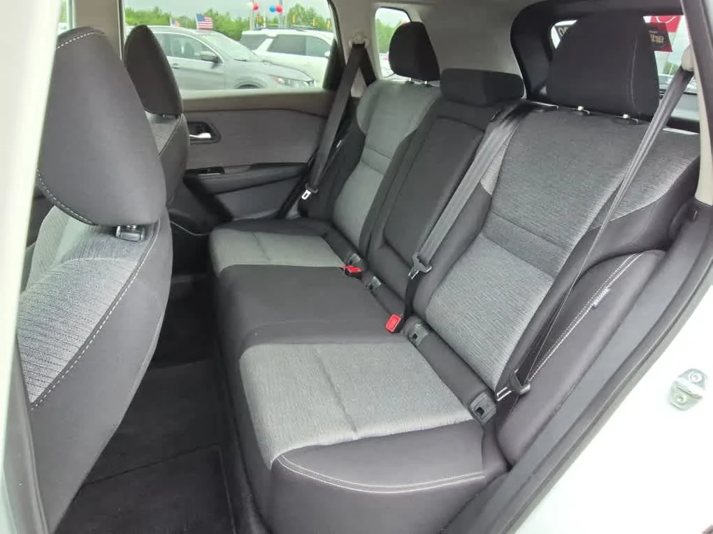 Certified Used 2023 Pearl White Tricoat Nissan SV image 7