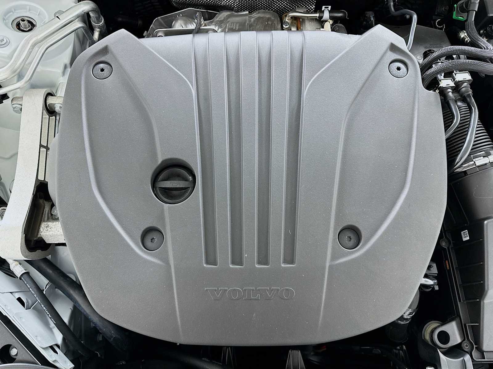 New 2026 Crystal White Volvo Plus image 28
