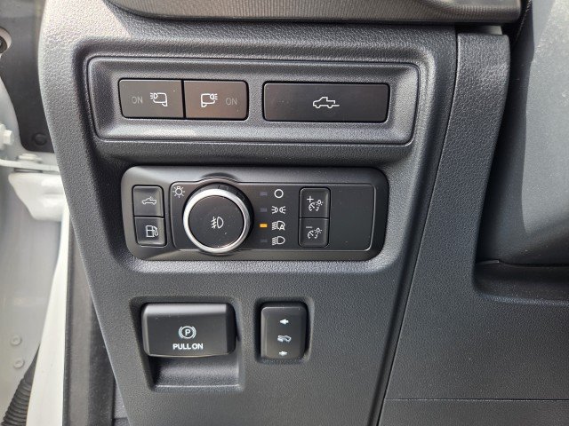 Used 2021 White Ford XL image 16