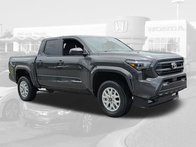 Used 2025 Underground Toyota SR5 image 4