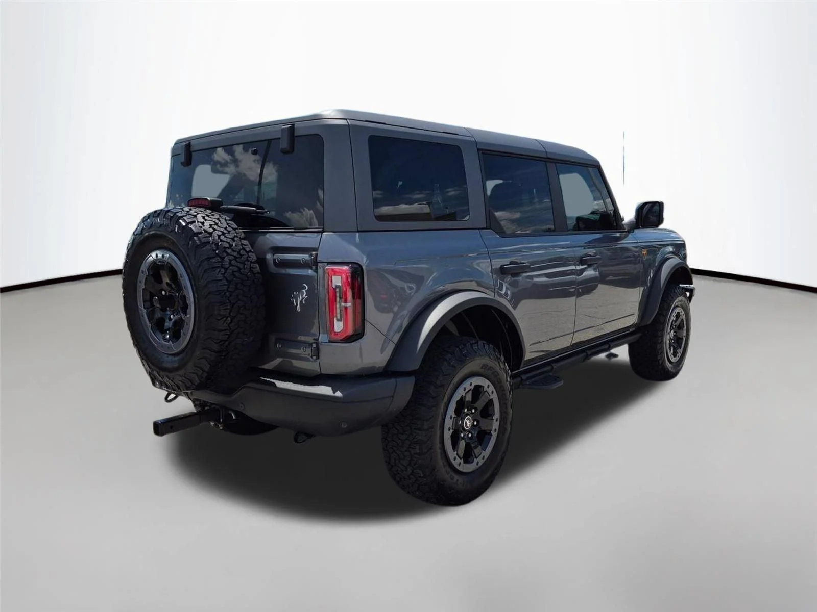 Used 2022 Carbonized Gray Metallic Ford Badlands image 5