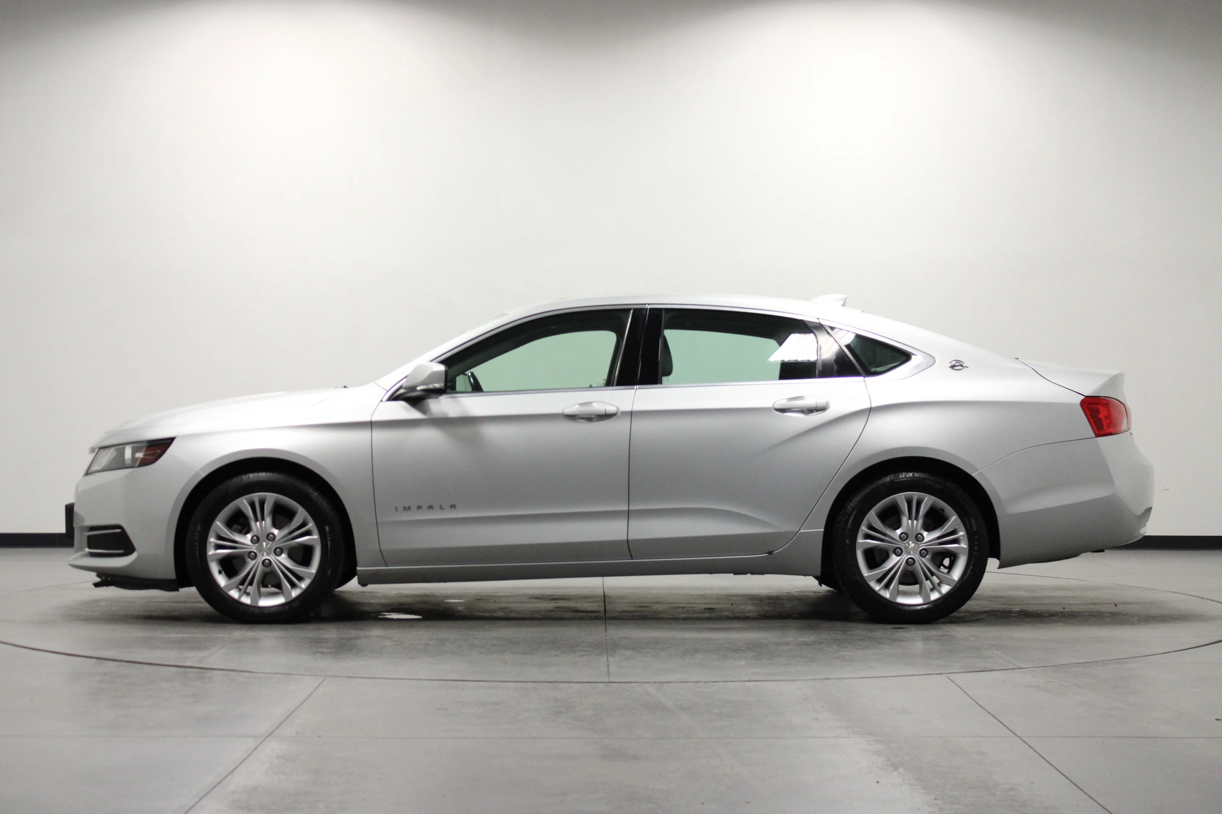 Used 2015 SILVER ICE METALLIC Chevrolet LT image 7