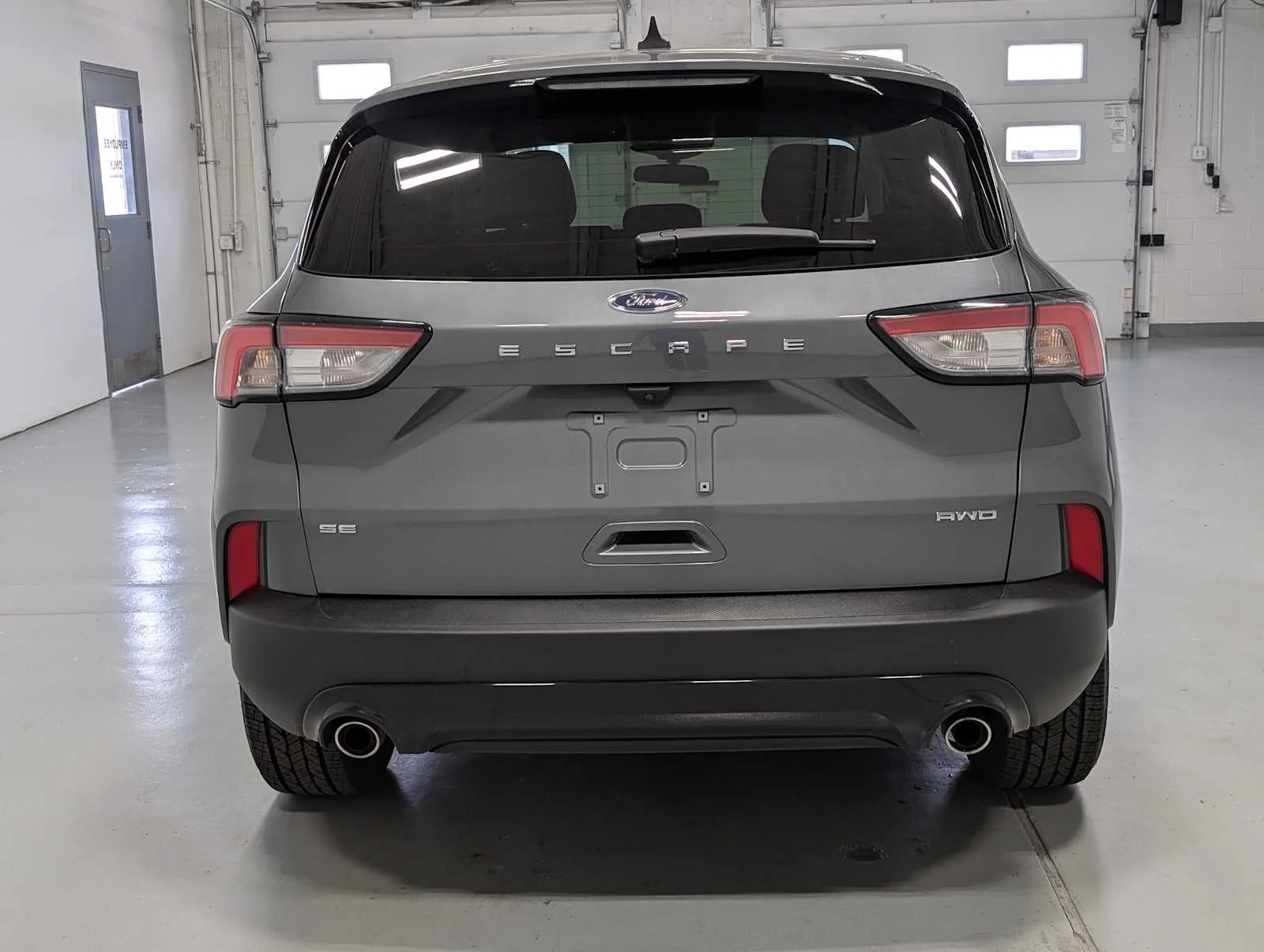 Used 2022 Carbonized Gray Metallic Ford SE image 9
