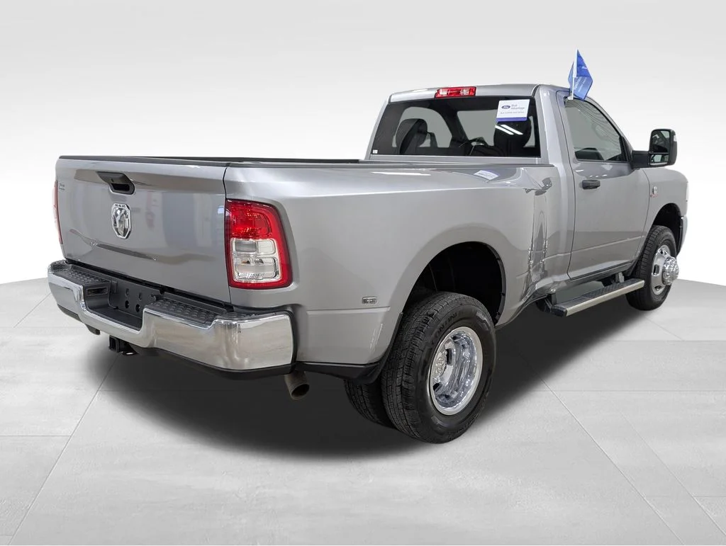 Certified Used 2024 Billet Silver Metallic Clearcoat Ram Tradesman image 17
