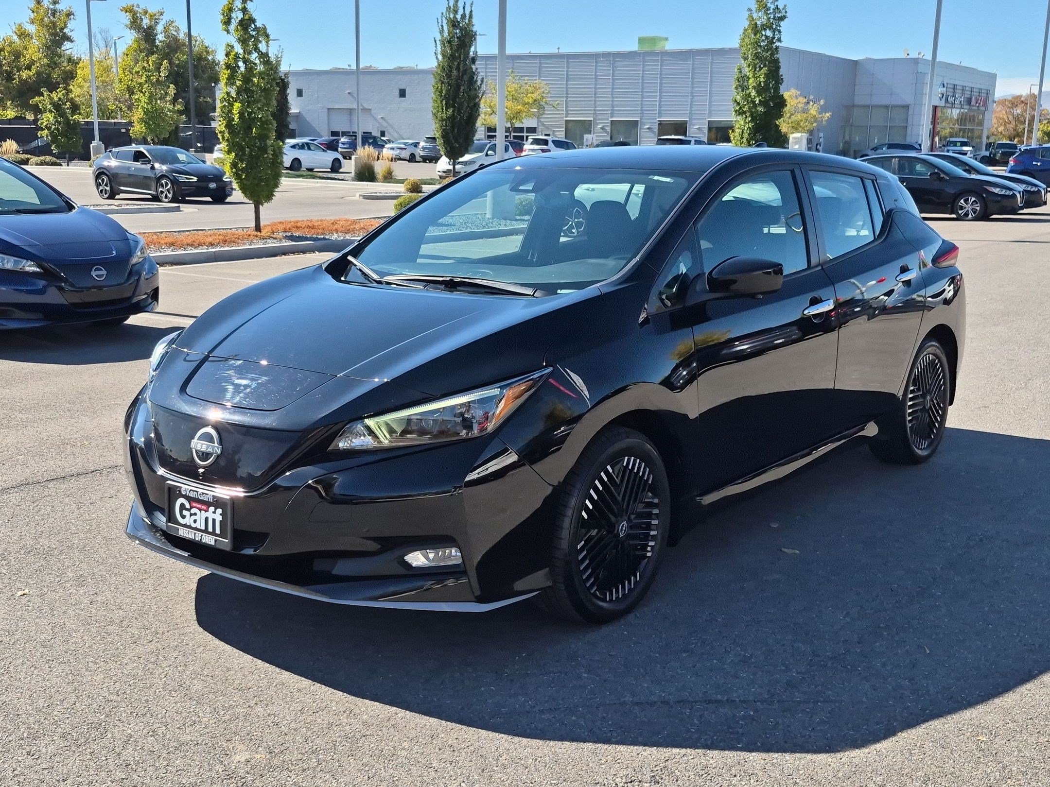 Used 2025 Super Black Nissan SV PLUS image 8