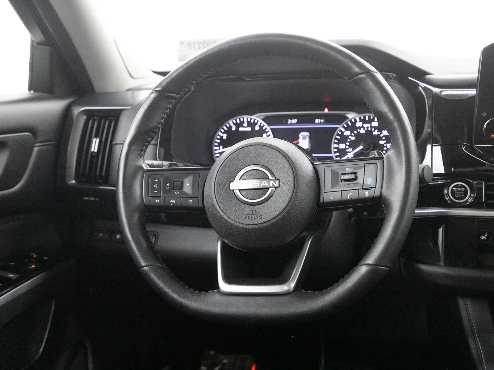 Used 2023 Pearl White Tricoat Nissan SL image 19