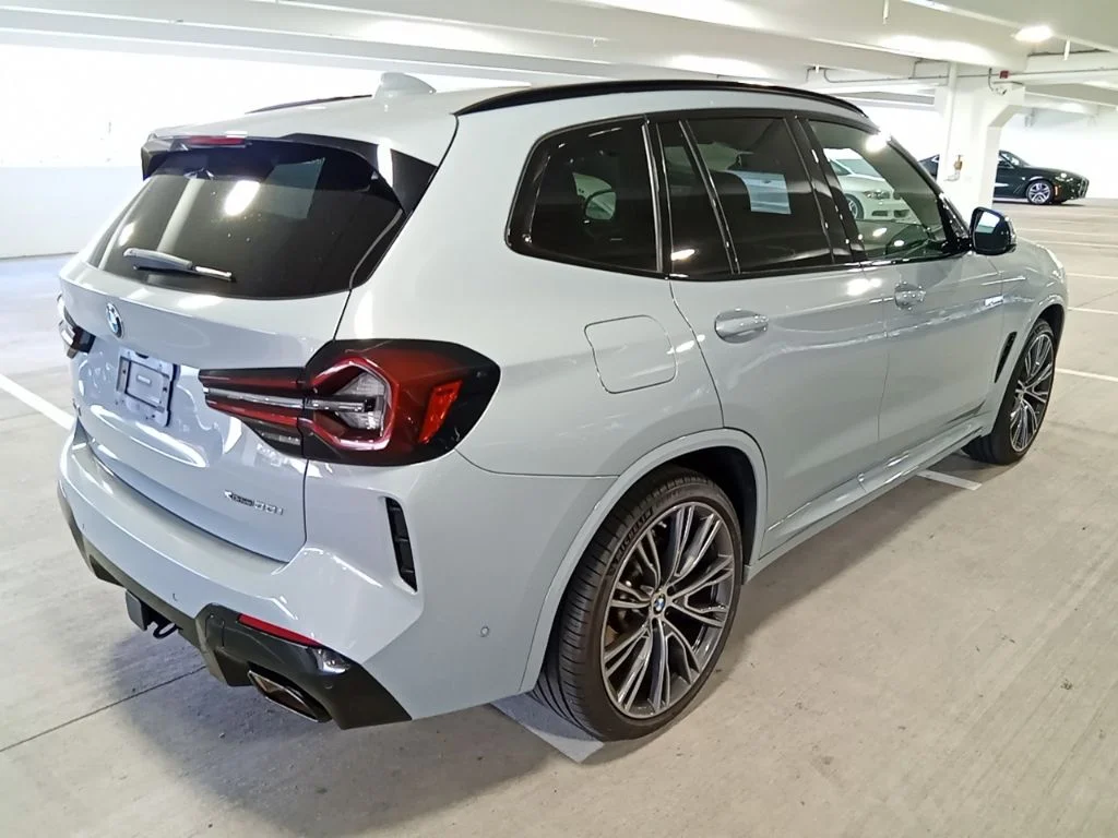 Used 2023 Gray Metallic BMW xDrive30i image 5