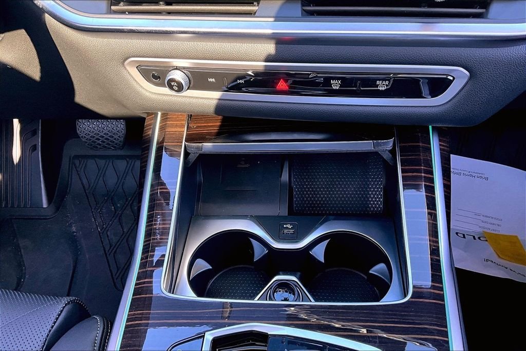 2026 BMW X7 40i - Photo 18
