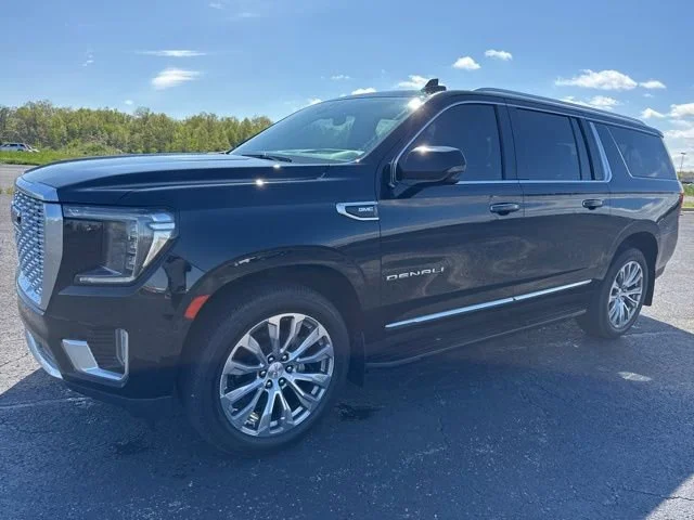 2022 GMC Yukon Denali AWD's photo