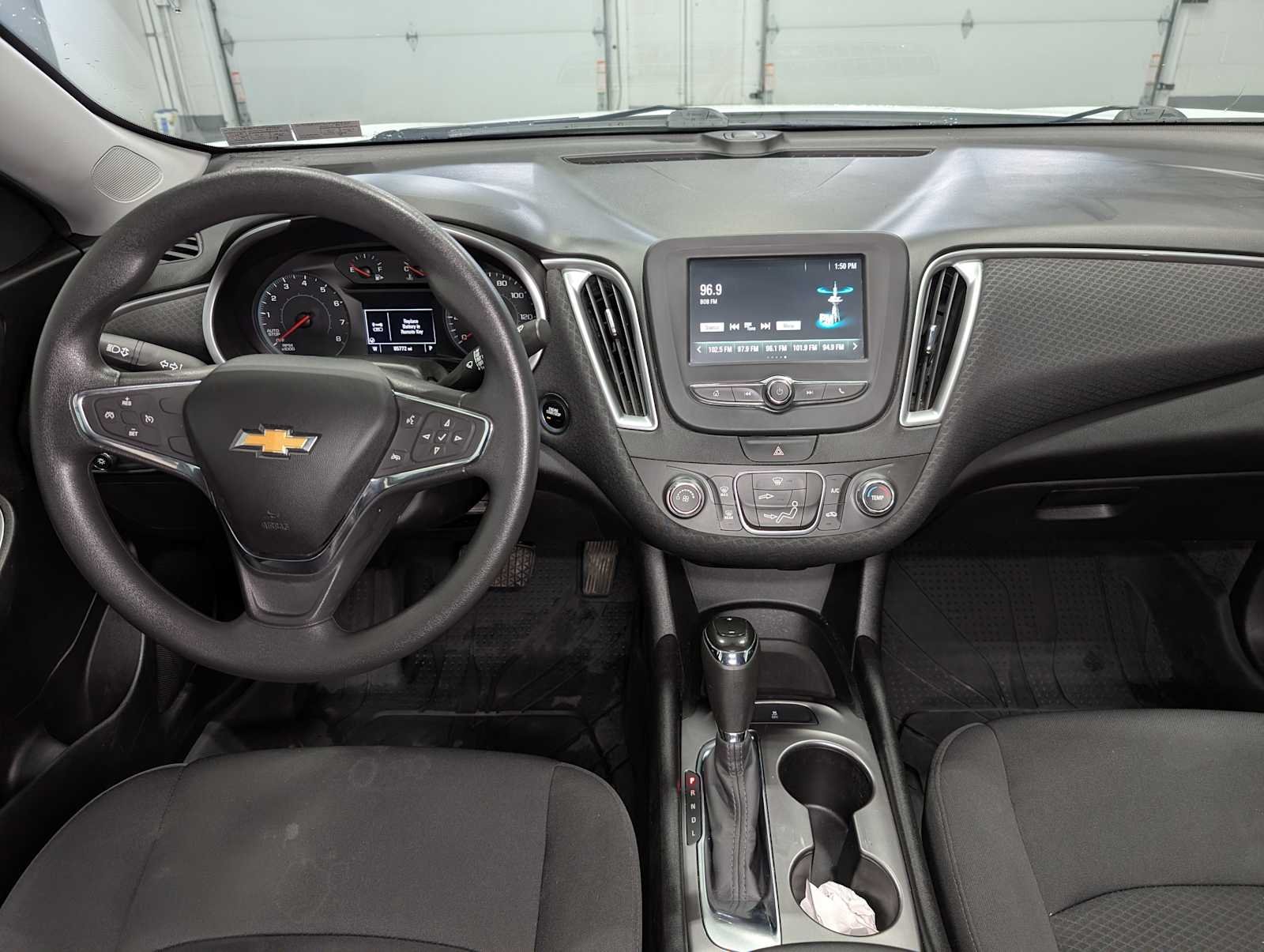 Used 2018 Summit White Chevrolet LS image 17