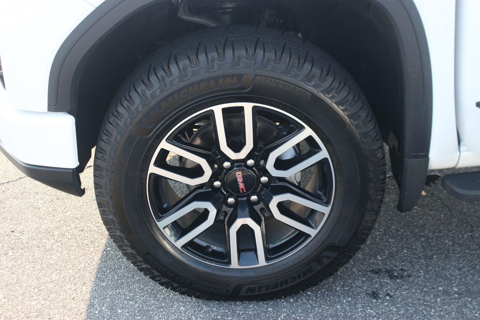 Used 2026 Summit White GMC AT4 image 43