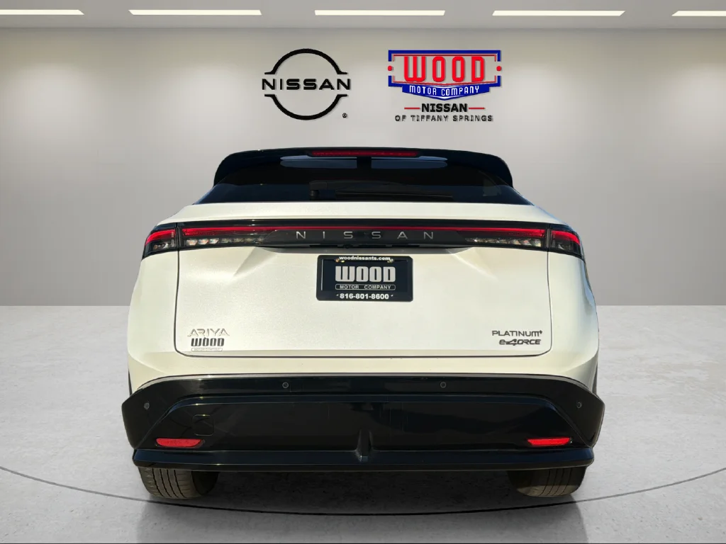 Certified Used 2023 Everest White Pearl Tricoat Black Diamond Pearl Nissan Platinum+ e-4orce image 3