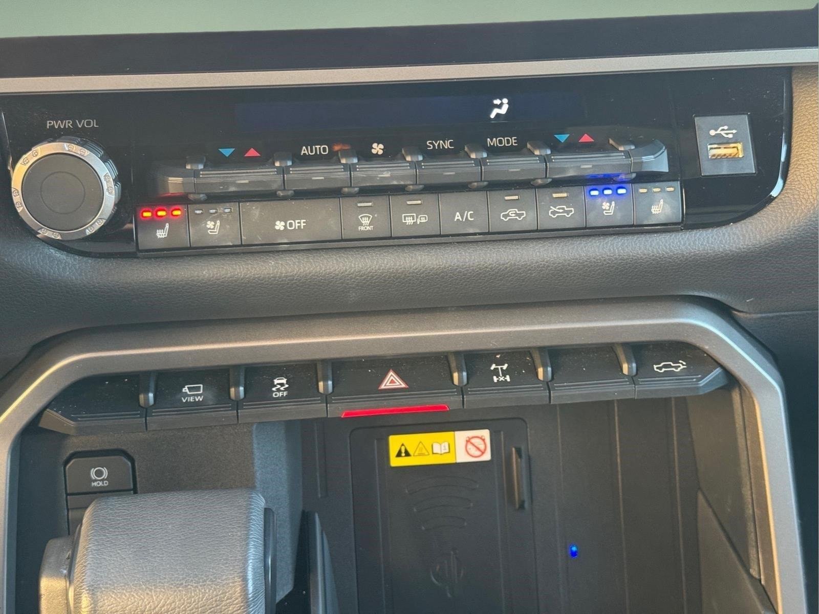 Used 2025 Wind Chill Pearl Toyota Limited image 24