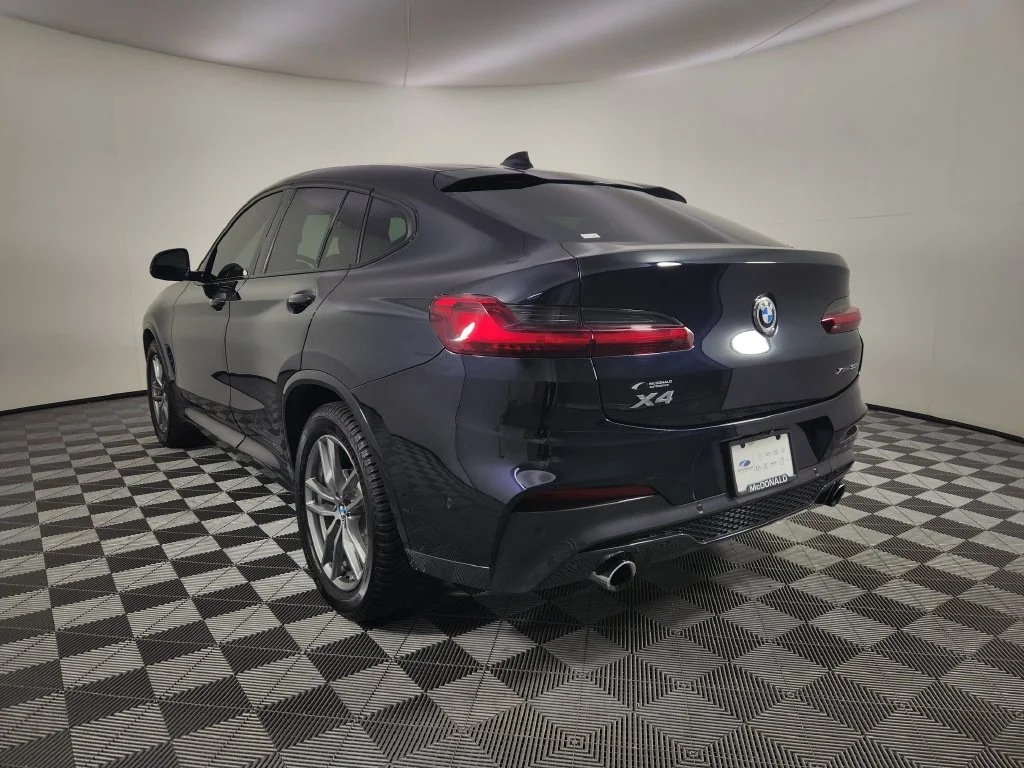 Used 2019 Black BMW xDrive30i image 3