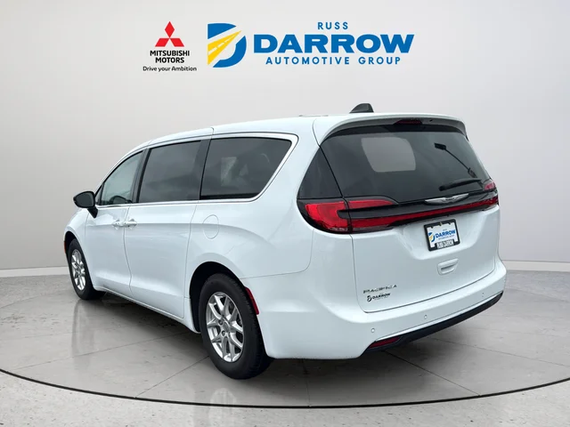 Used 2024 White Chrysler Touring L image 3