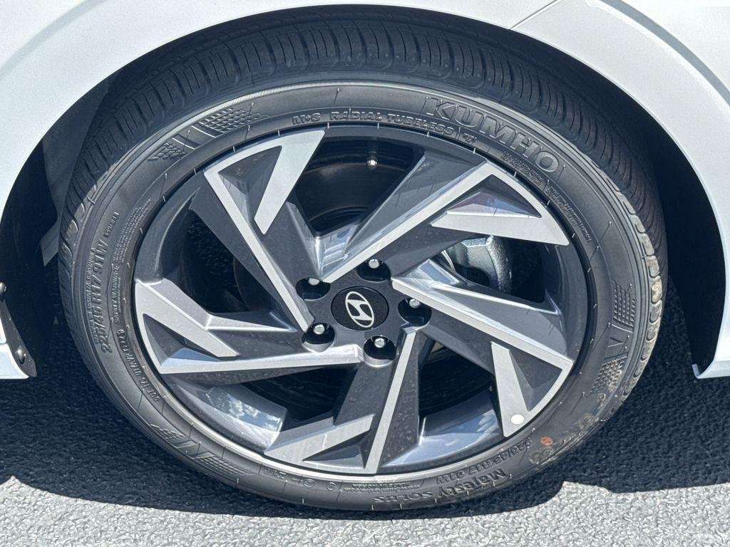 2025 Hyundai Elantra SEL - Photo 12