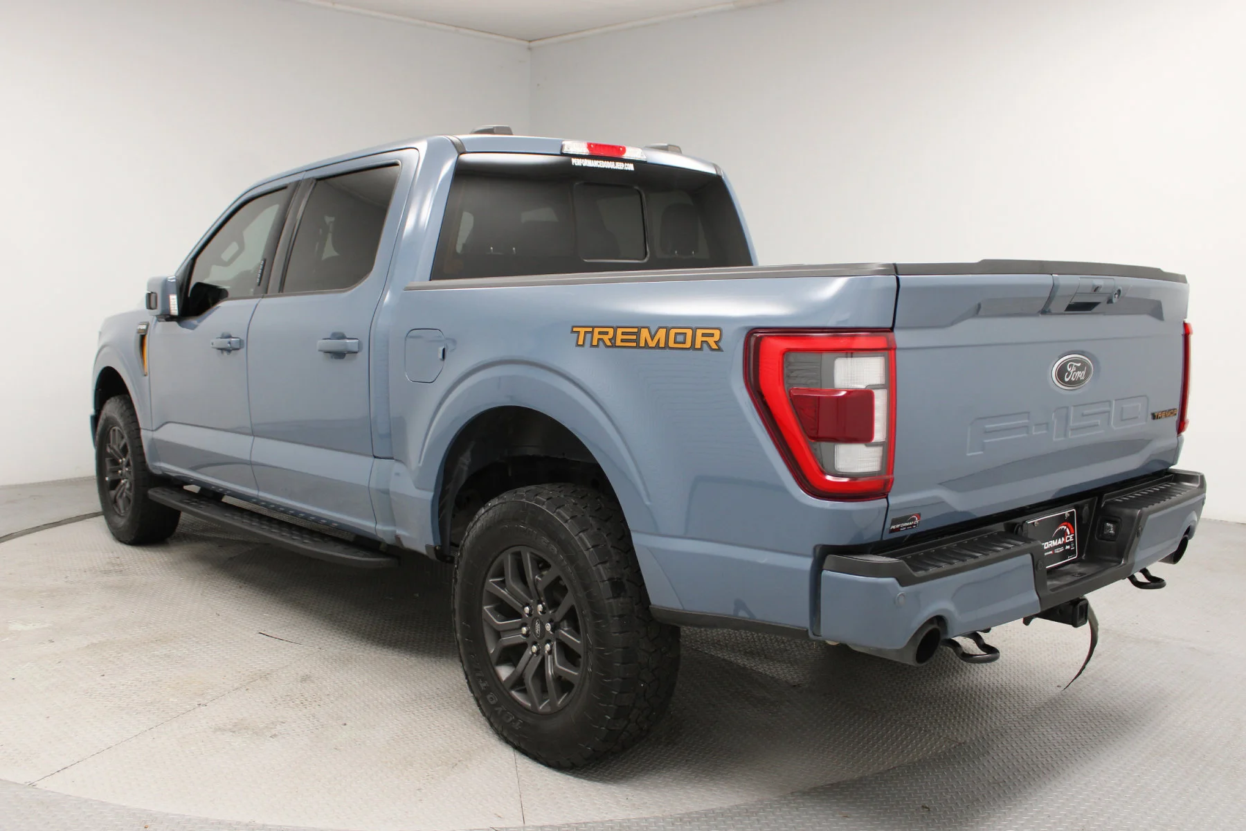 Used 2023 AZURE GRAY METALLIC TRICOAT Ford Tremor 4WD SuperCrew Box image 36
