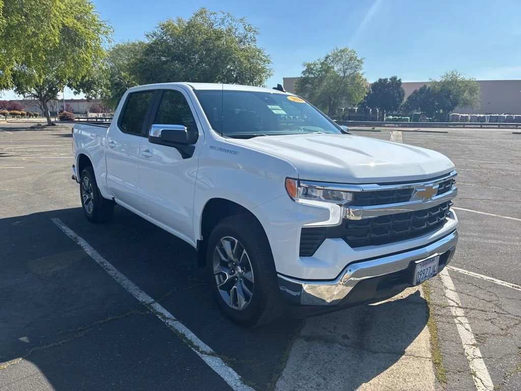 2026 Chevrolet Silverado 1500 LT Crew Cab Short Box's photo
