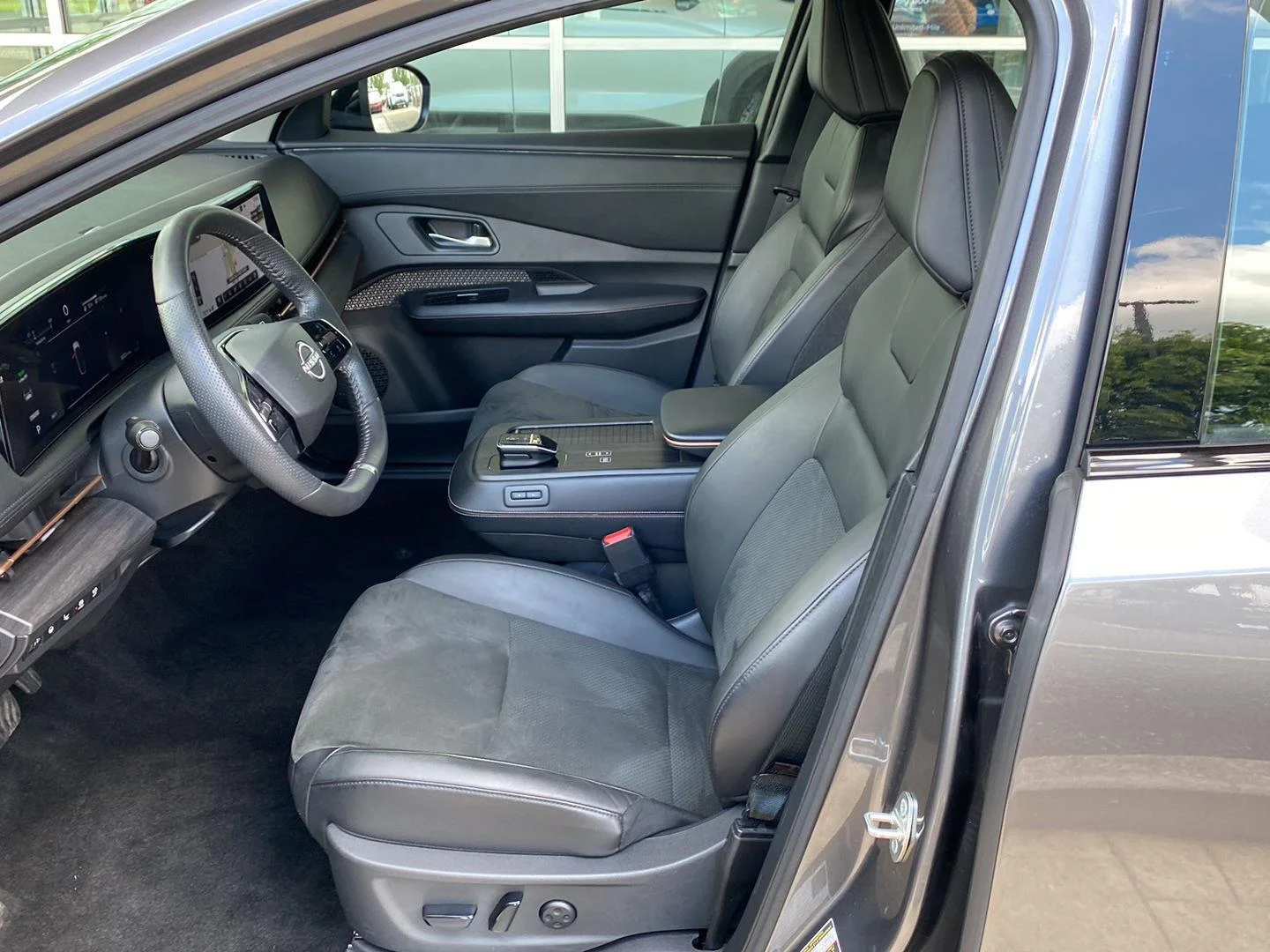 Used 2024 Gun Metallic Nissan ENGAGE image 18