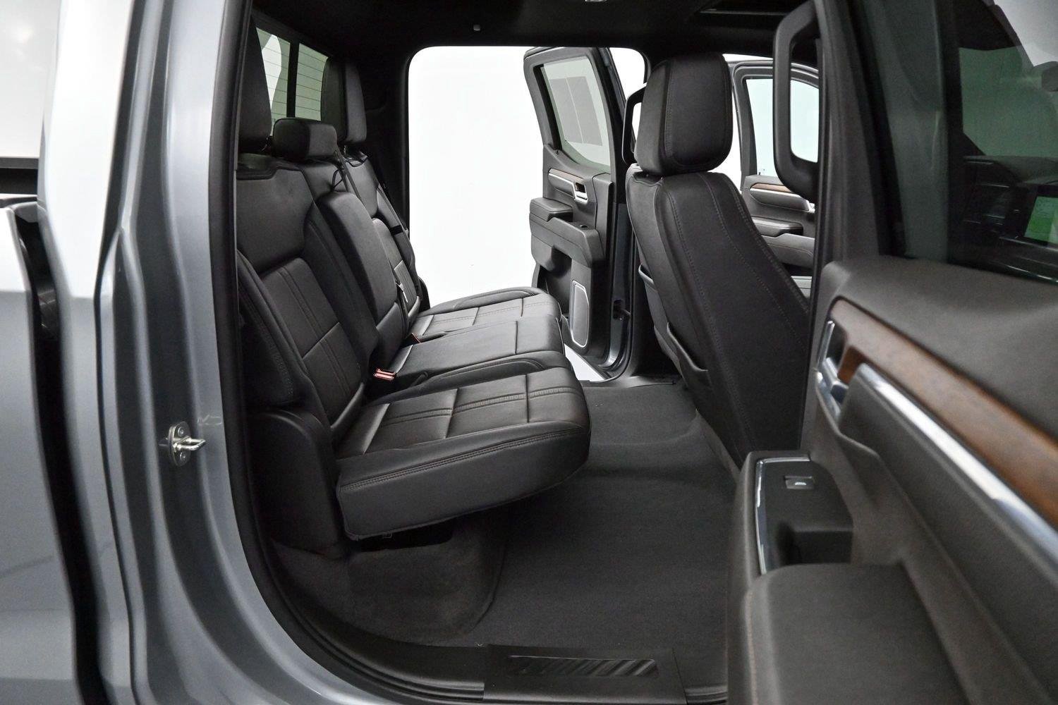 Used 2023 STERLING GRAY METALLIC Chevrolet High Country image 32