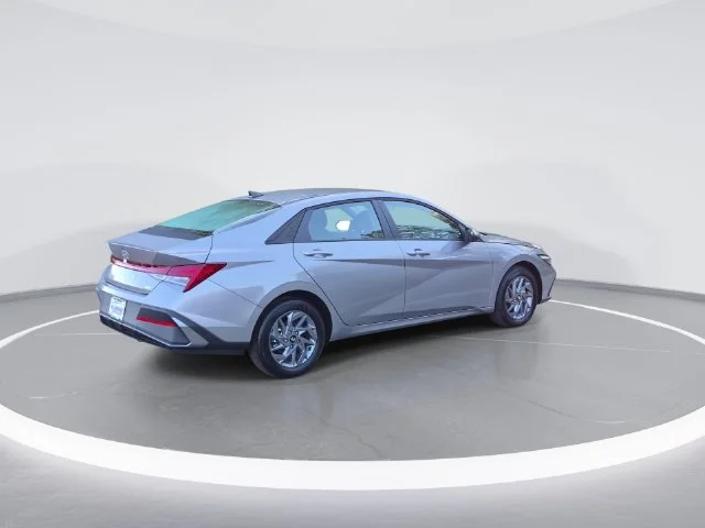 Used 2026 Silver Hyundai Blue image 8