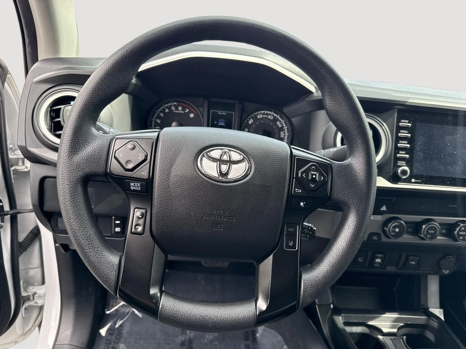 Certified Used 2022 White Toyota SR image 15