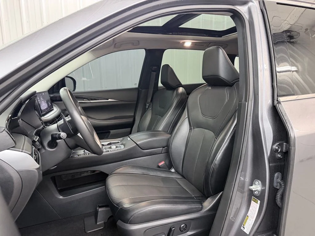 Certified Used 2023 Gray INFINITI PURE image 12