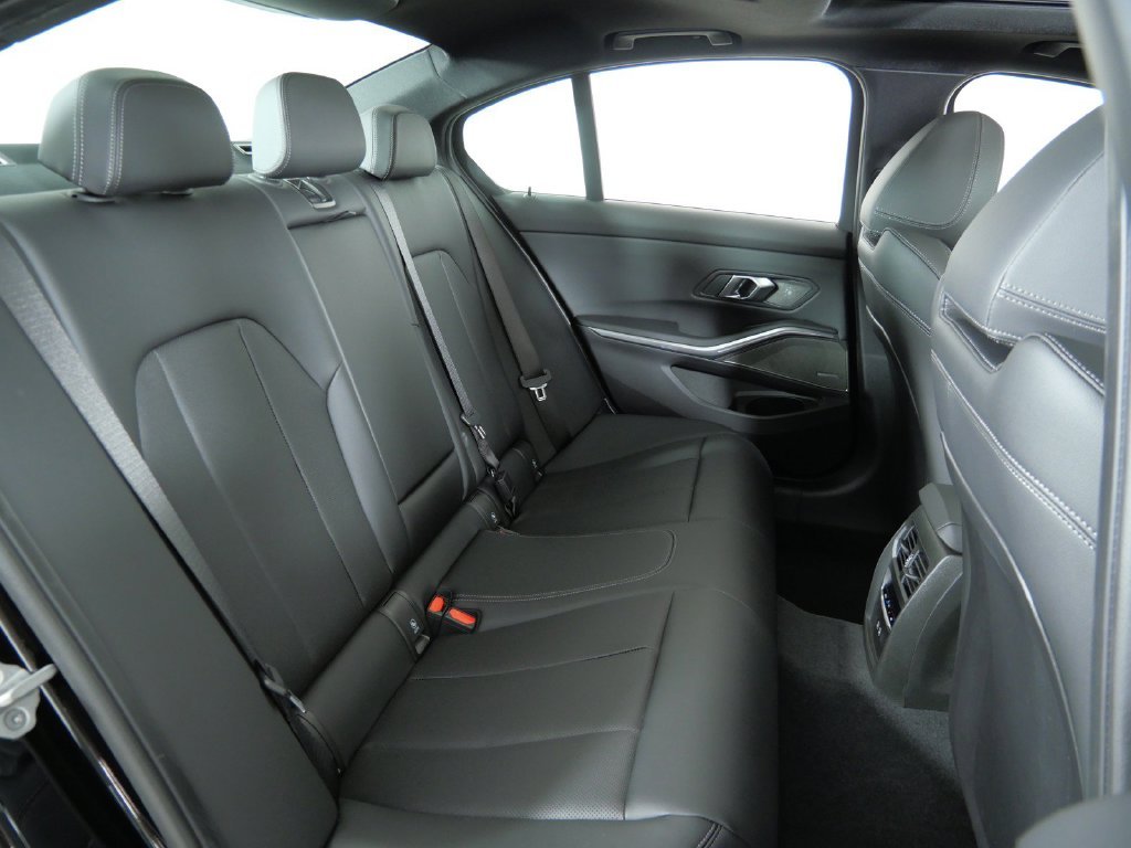 New 2026 Black Sapphire Metallic BMW 330i xDrive image 26