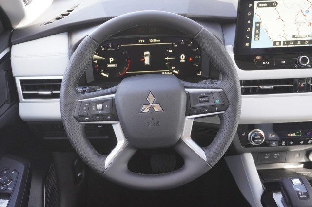 New 2025 Black Diamond Mitsubishi SE image 23