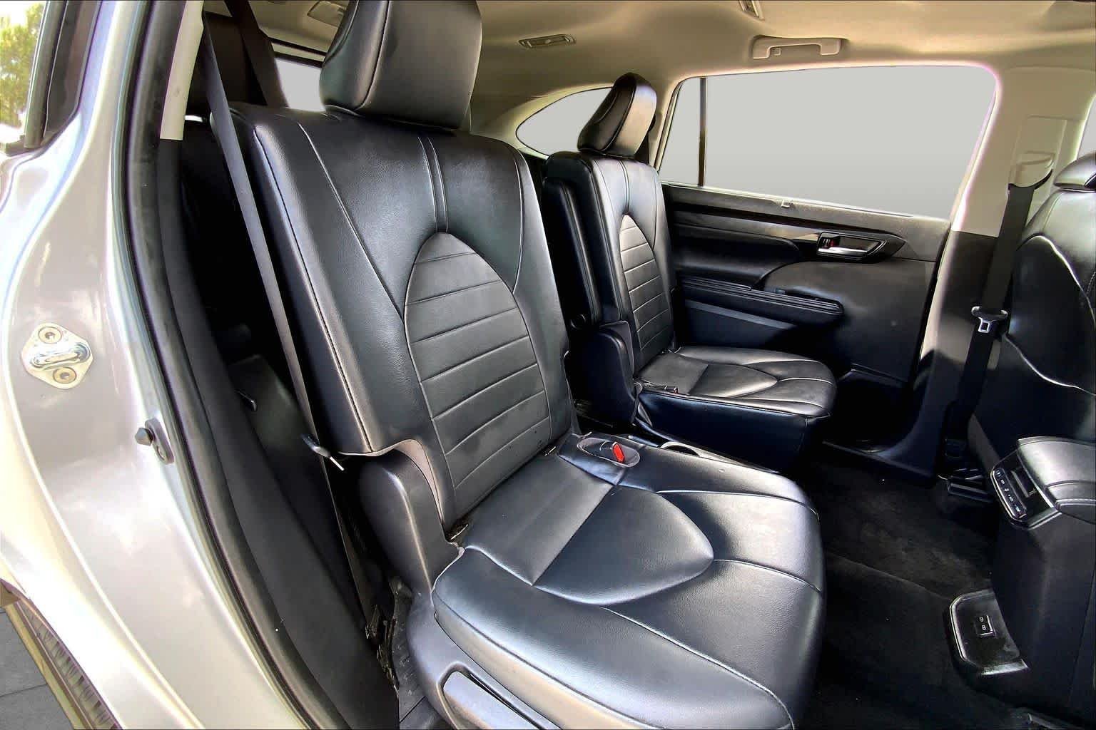 Used 2022 Celestial Silver Metallic Toyota XLE image 19