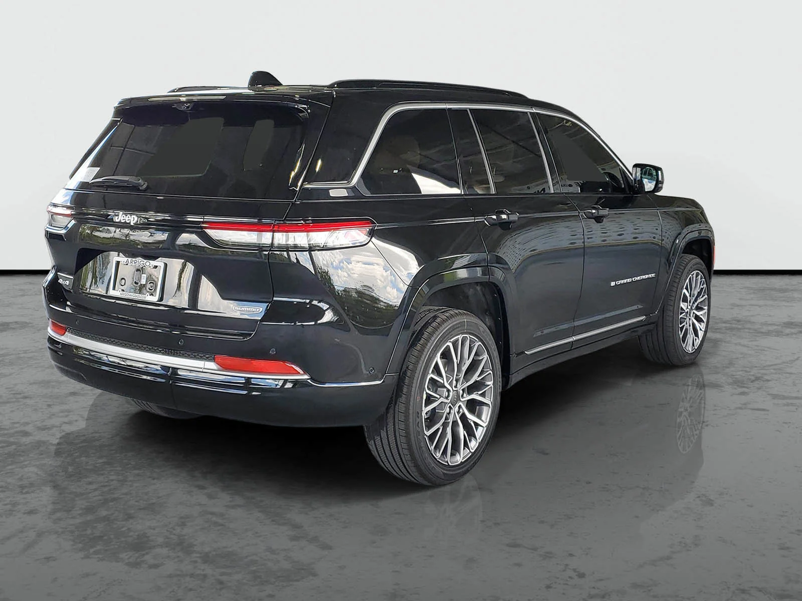 New 2026 Diamond Black Crystal Pearl-Coat Exterior Paint Jeep Summit image 1