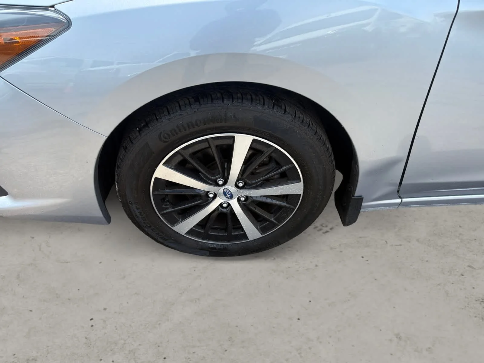 Used 2023 Ice Silver Metallic Subaru Premium image 8
