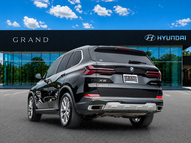 Used 2026 Black BMW xDrive40i image 4