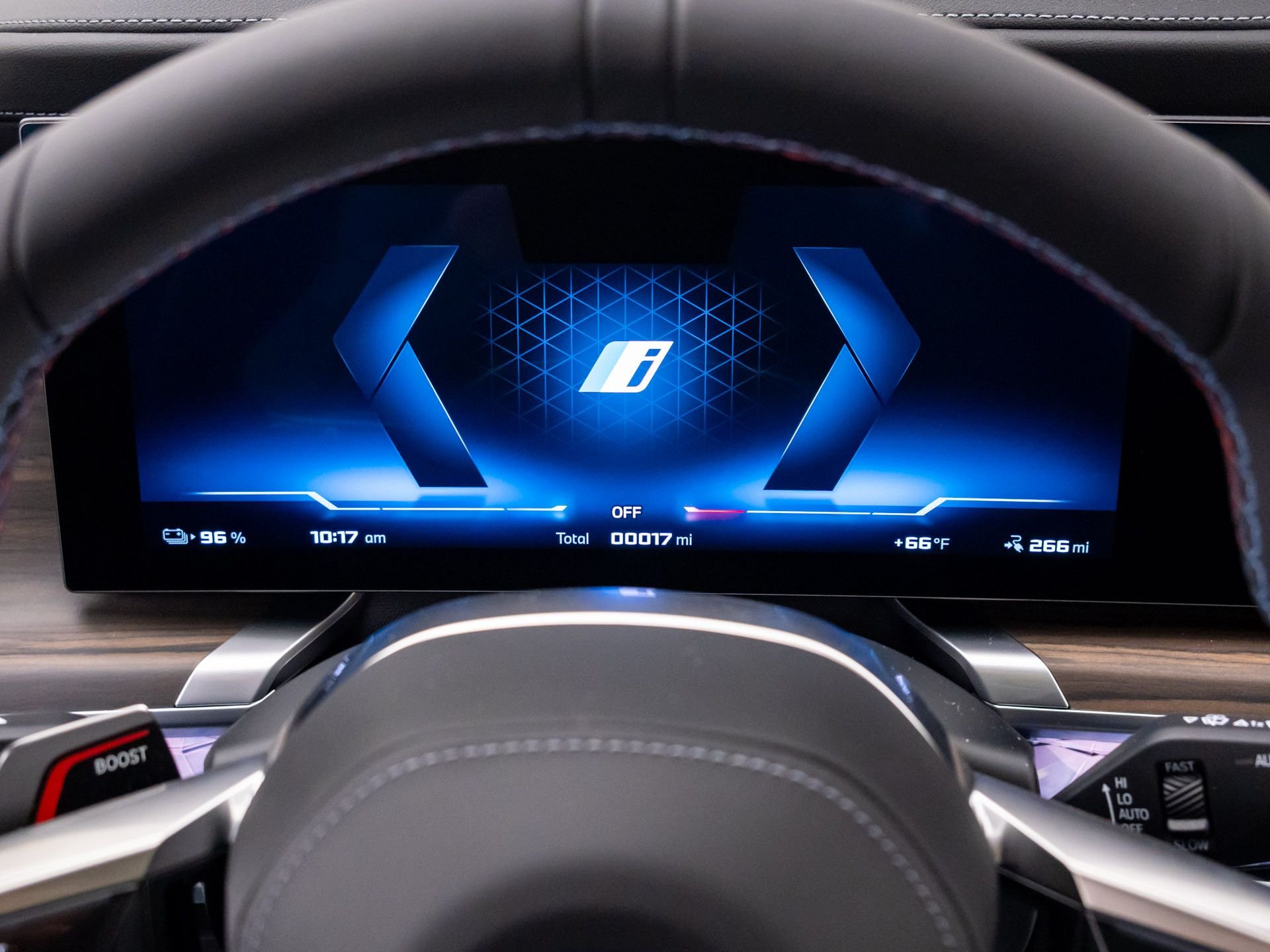 New 2026 Alpine White BMW M70 image 23