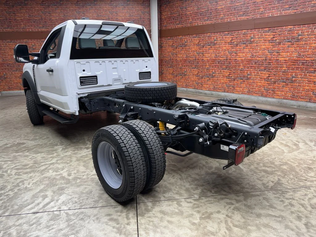 New 2026 Oxford White Ford F-550® XL image 3