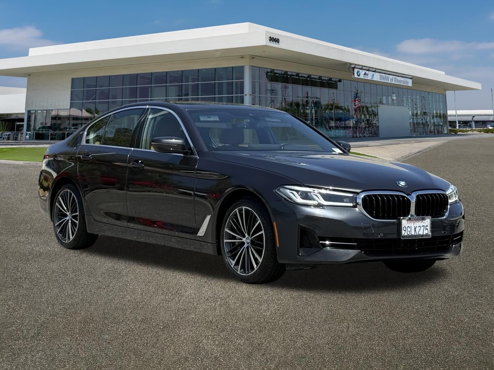 Certified Used 2023 Dark Graphite Metallic BMW 540i image 2