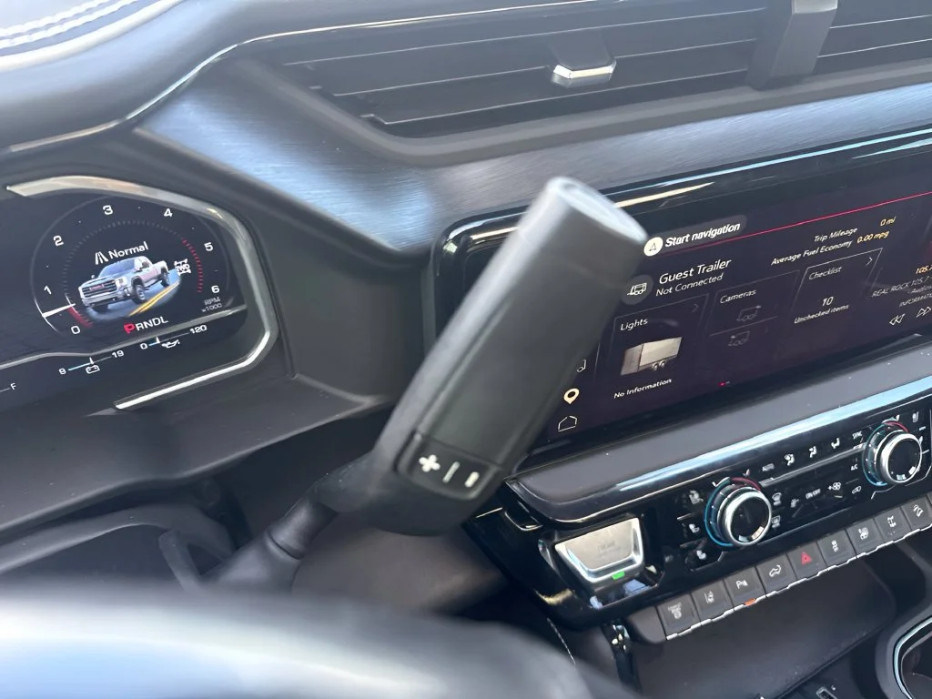 Used 2024  GMC AT4X image 12