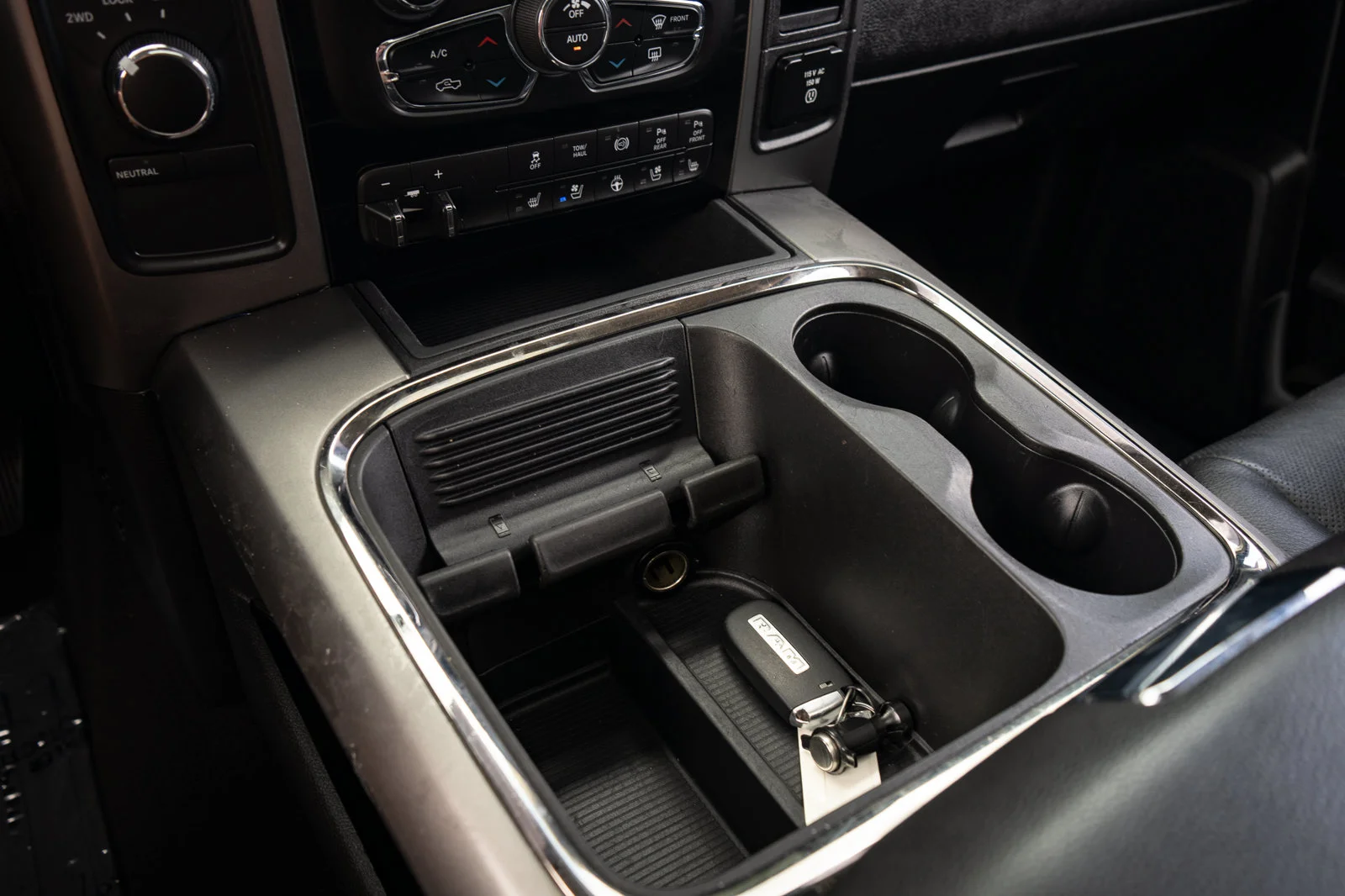 Used 2018 Black Ram Laramie image 27